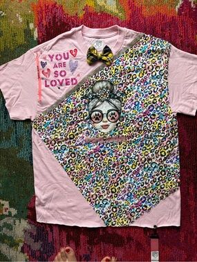Dog Mom Graphic Short Sleeve Tee - Multicolor